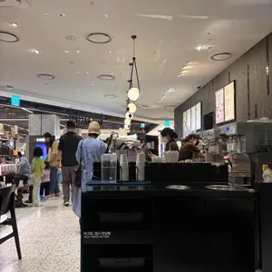 폴바셋 대표 사진