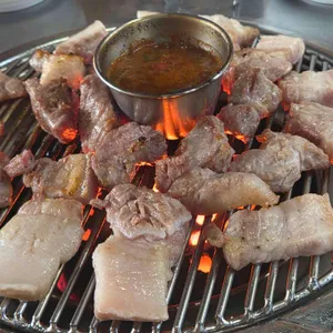 연탄과친한돼지 대표 사진