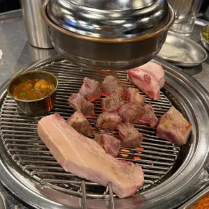 김돈이 대표 사진