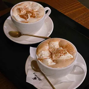 반쥴 대표 사진