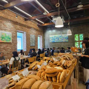 베이커리 오월의종 대표 사진