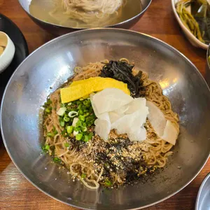 홍밀면옥 대표 사진