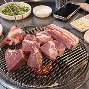 돈사돈 사진