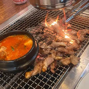 참숯뒷통고기 사진
