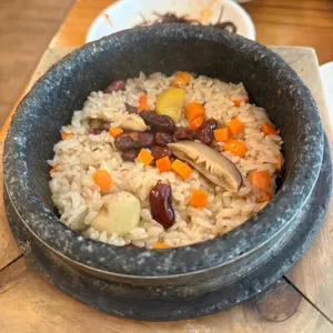 석암 돌솥밥 대표 사진