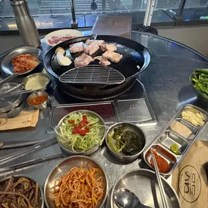 읏듬 사진