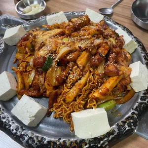 통돼지 두루치기 & 김치찌개 전문점 사진 1