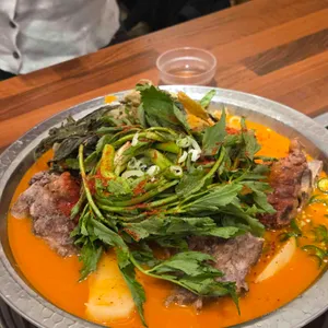 삼삼뼈국 사진