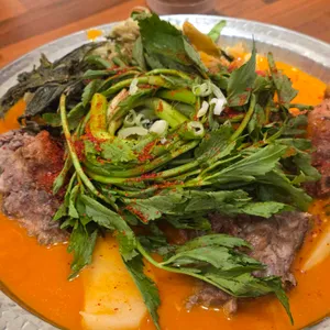 삼삼뼈국 사진