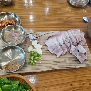 먹돌고기국수 사진 1