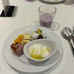 애슐리 퀸즈 대표 사진