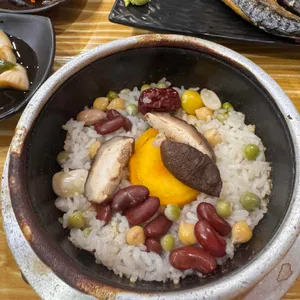 사랑이네 연탄불 생선구이 대표 사진