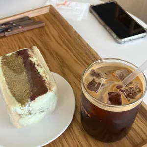 이즈더네임 대표 사진