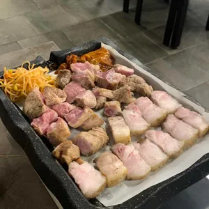 육쁘다 대표 사진
