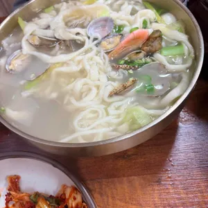 항아리엄마손팥해물칼국수 대표 사진