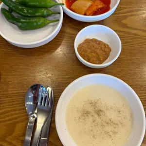 윤화돈까스 대표 사진