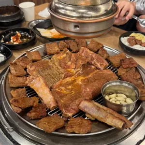 흥부골숯불돼지왕갈비 대표 사진