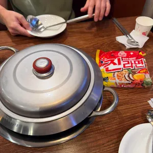 부대찌개대사관 대표 사진