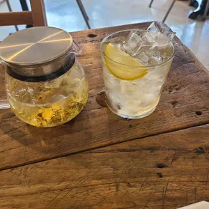 빛의 안부 대표 사진