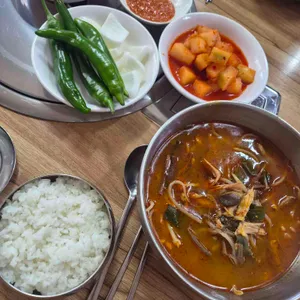 꼬꼬댁옻닭닭곰탕 대표 사진