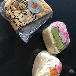 투떰즈업 대표 사진