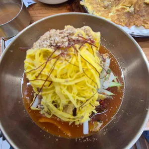 진주냉면 이설옥 대표 사진