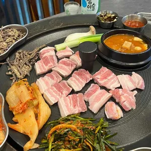 천하제일 솥뚜껑 대표 사진