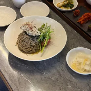 수테 사진