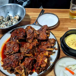 서울뼈구이 매운족발 대표 사진