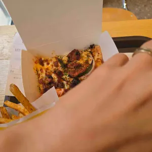 맘스터치앤피자 대표 사진