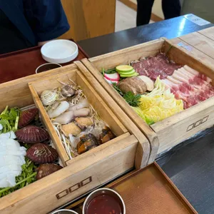 머무를 정 세이로무시 대표 사진