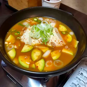 할머니가 차려주는 밥상 대표 사진
