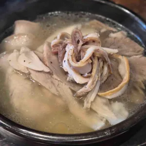 엄용백 돼지국밥 대표 사진