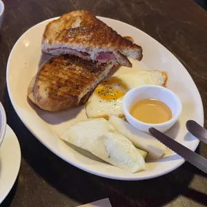 오파토 대표 사진