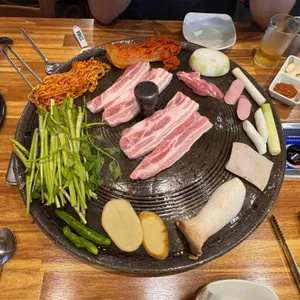 영심이솥뚜껑삼겹살 대표 사진