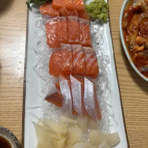 알래스카에서 온 연어가 맛있는 집 대표 사진