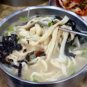 프라자손칼국수 사진