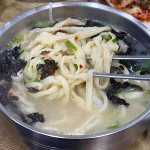 프라자손칼국수 사진