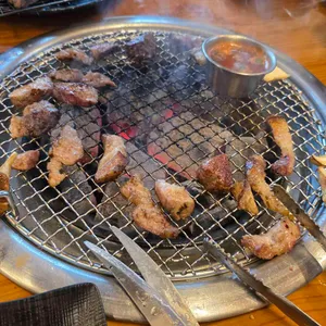 작제도 흑돼지 장작구이 대표 사진
