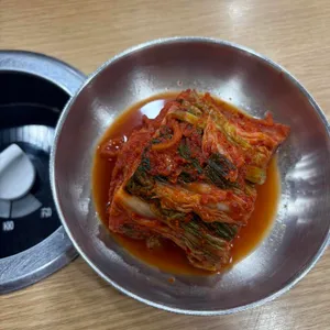 최네집 대표 사진
