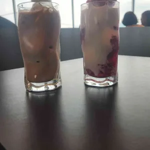 언캐니 대표 사진