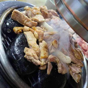 조약돌숯불닭갈비 사진