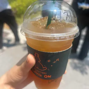 로스터리 락온 대표 사진