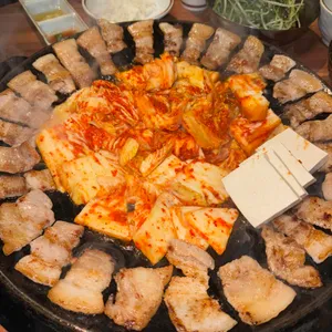 무쇠김치삼겹 대표 사진