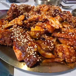 육수정 대표 사진