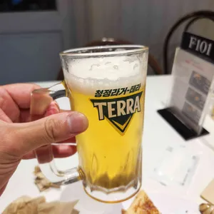 애슐리퀸즈 대표 사진
