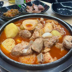 신강남찌개마을 대표 사진