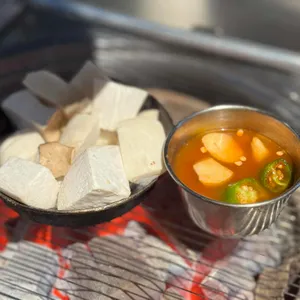 돈멜 대표 사진