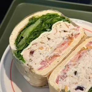 데커스 대표 사진