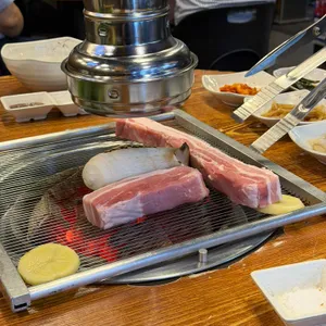 솔방구리 삼겹살 사진